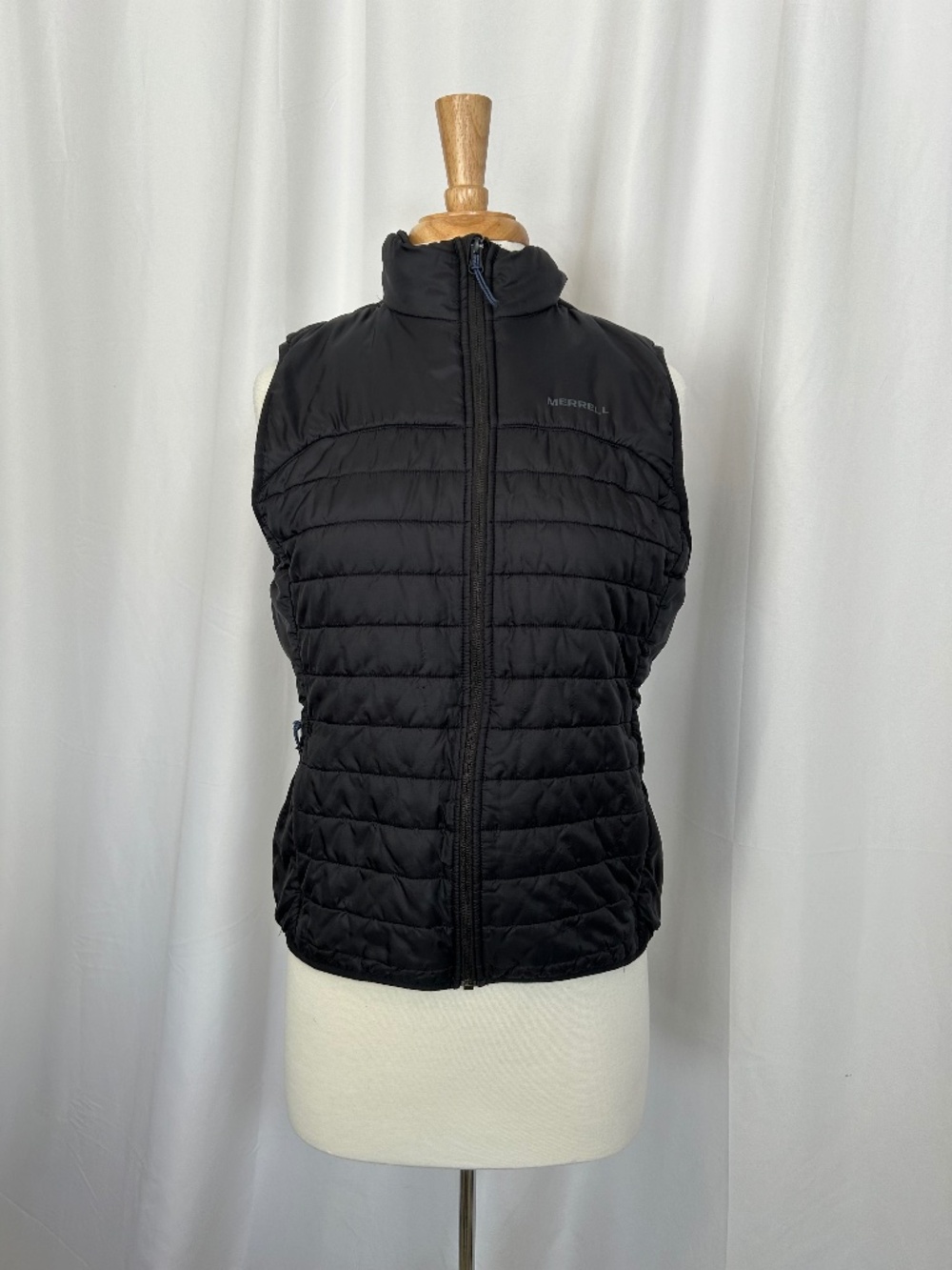 BLACK MERRELL PUFFER VEST - SIZE MEDIUM